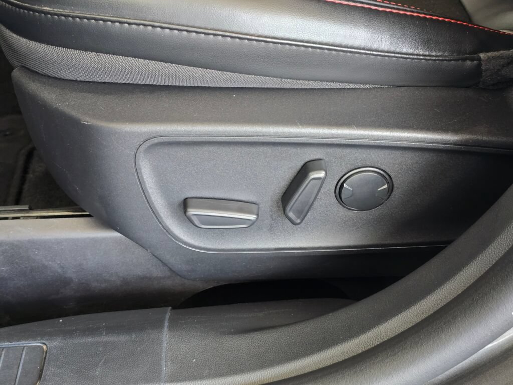 Used 2025 Ford Escape ST-Line Select AWD/4WD image 17