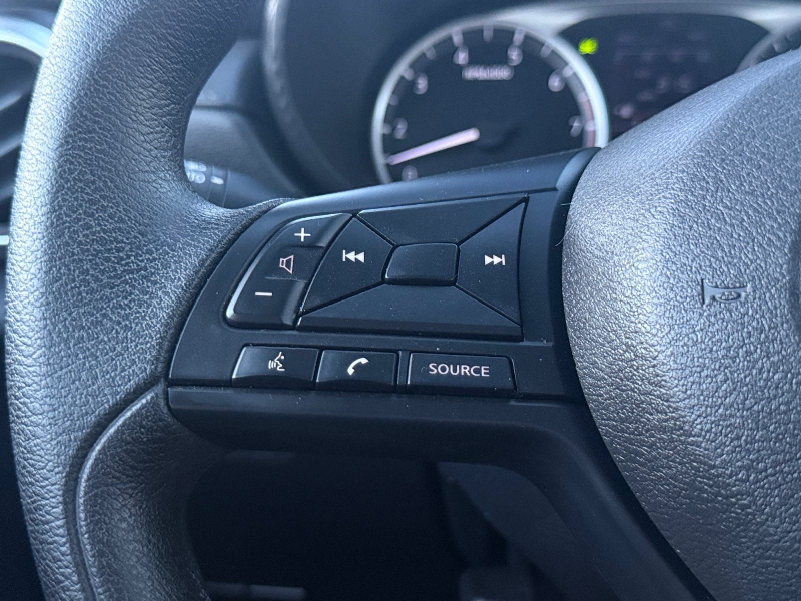 Used 2025 Nissan Versa S FWD image 18
