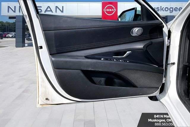 Used 2023 Hyundai Elantra SEL image 17