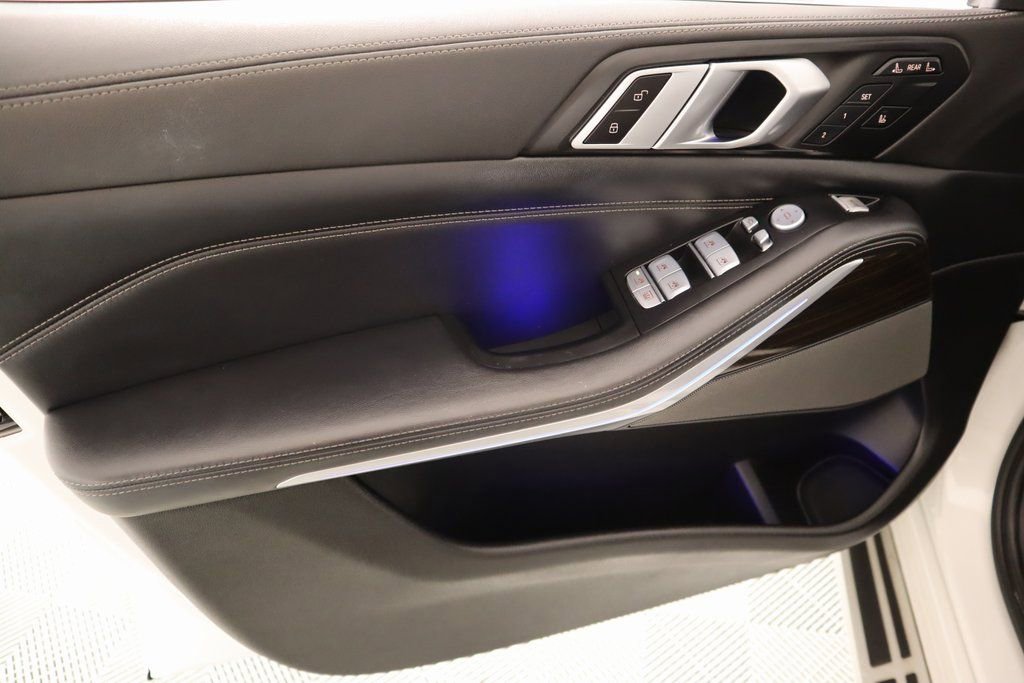 Used 2023 BMW X7 xDrive40i w/ Premium Package image 19