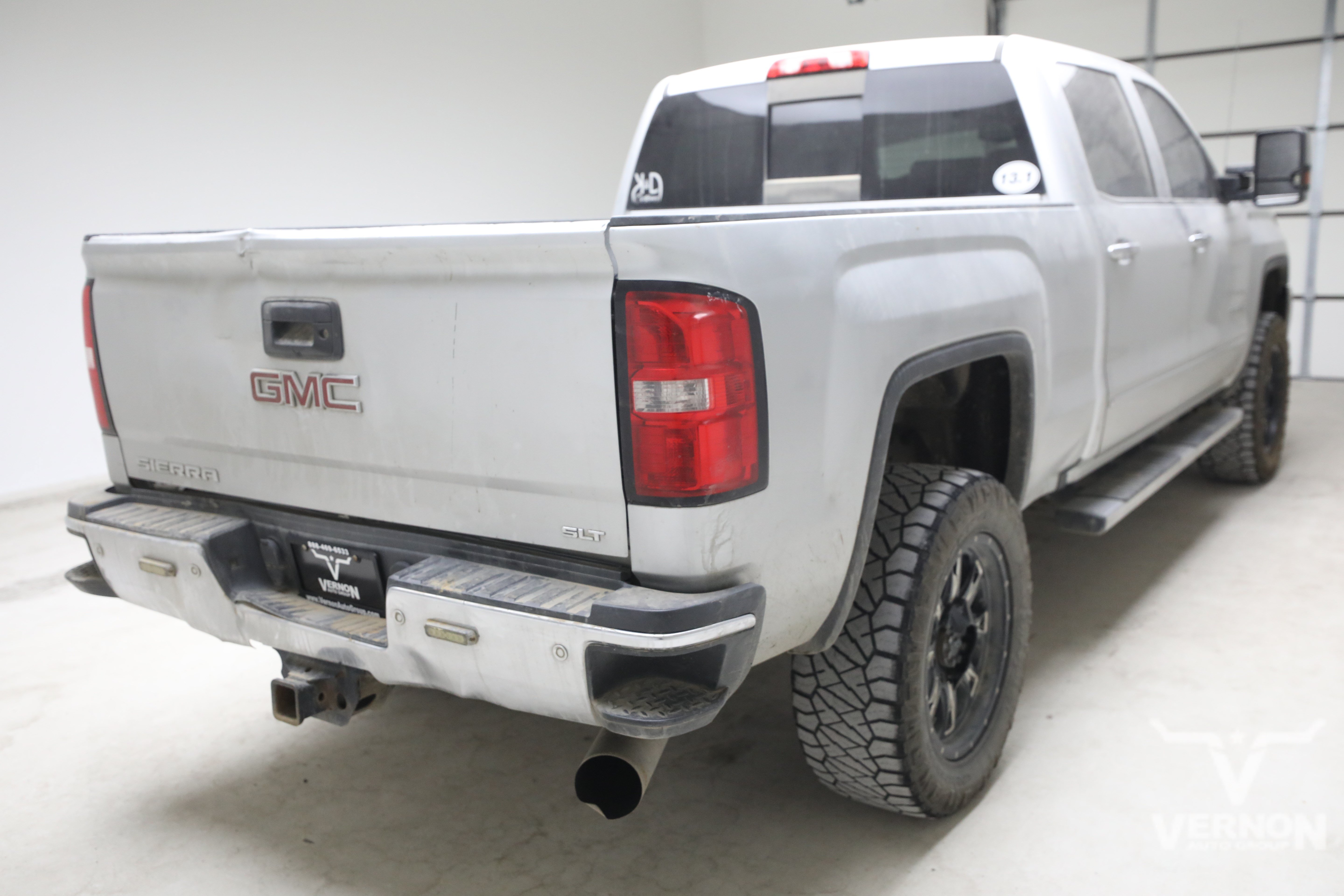 Used 2019 GMC Sierra 2500 SLT w/ Duramax Plus Package AWD/4WD image 4