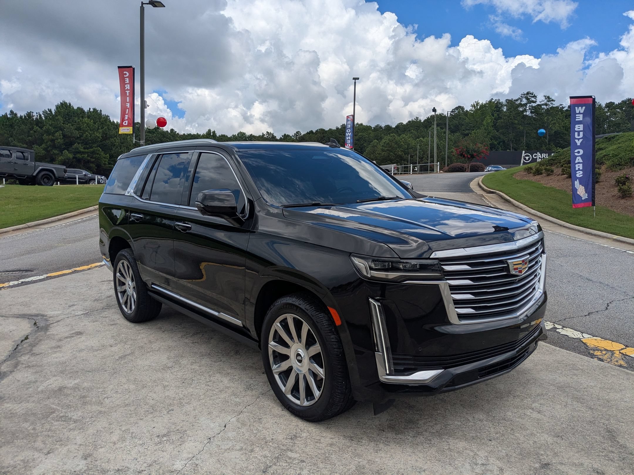 Used 2022 Cadillac Escalade Premium Luxury Platinum w/ Heavy-Duty Trailer Package AWD/4WD image 3