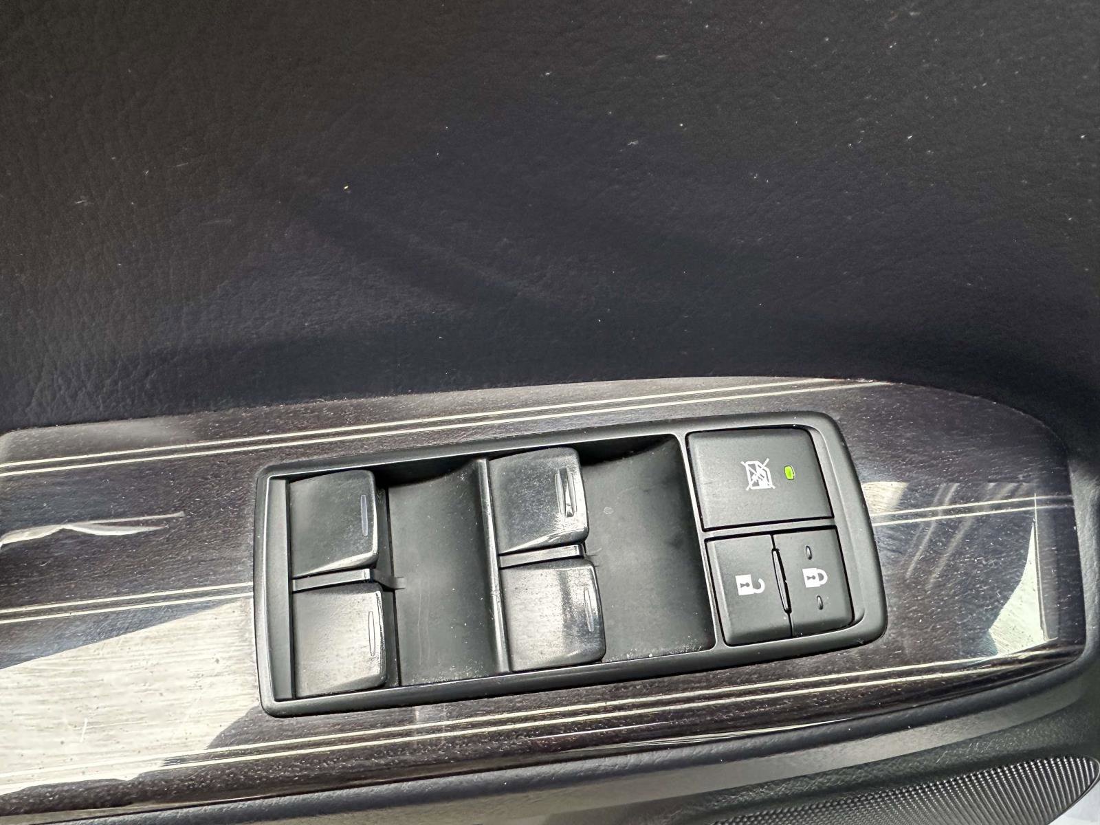 Used 2020 Lexus GX 460 Premium w/ Premium Package image 16