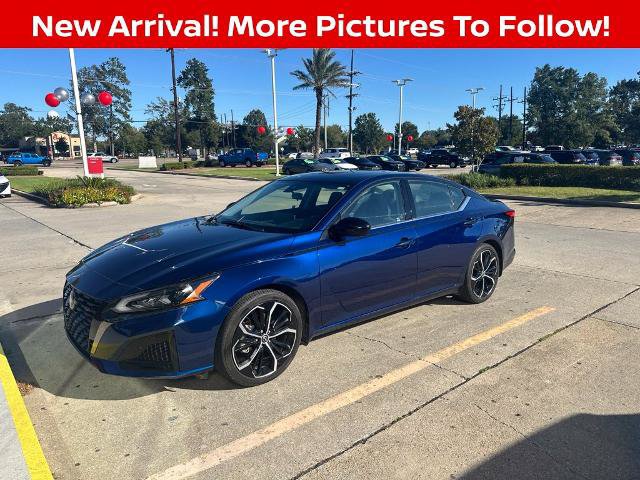 Certified 2024 Nissan Altima 2.5 SR w/ SR Premium Package FWD image 1