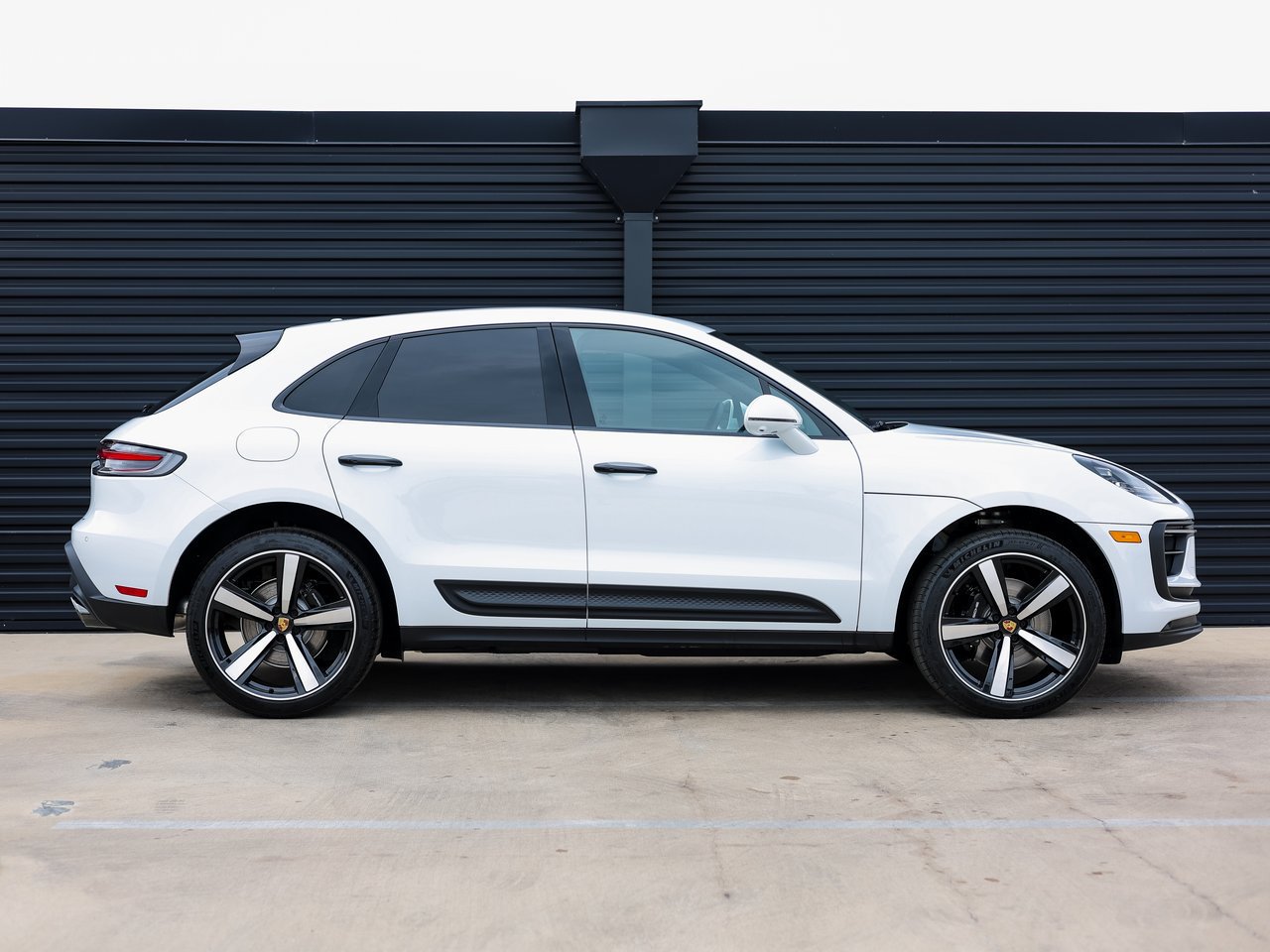 Certified 2026 Porsche Macan S AWD/4WD image 8