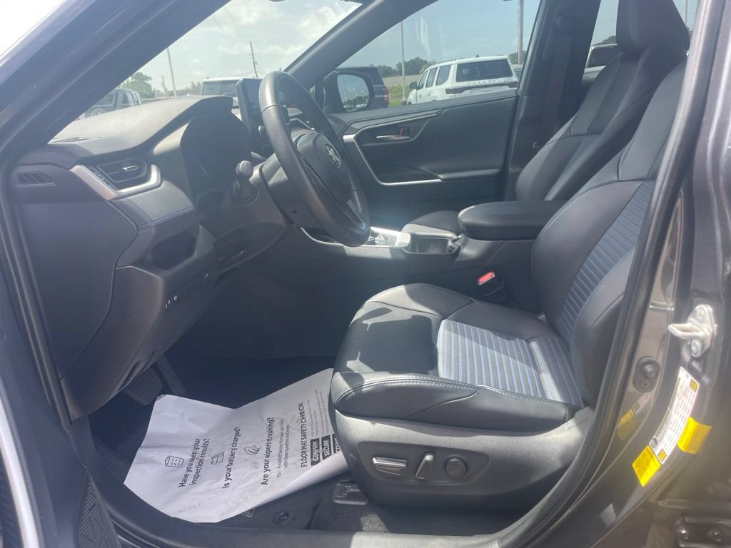 Used 2024 Toyota RAV4 XSE AWD/4WD image 12