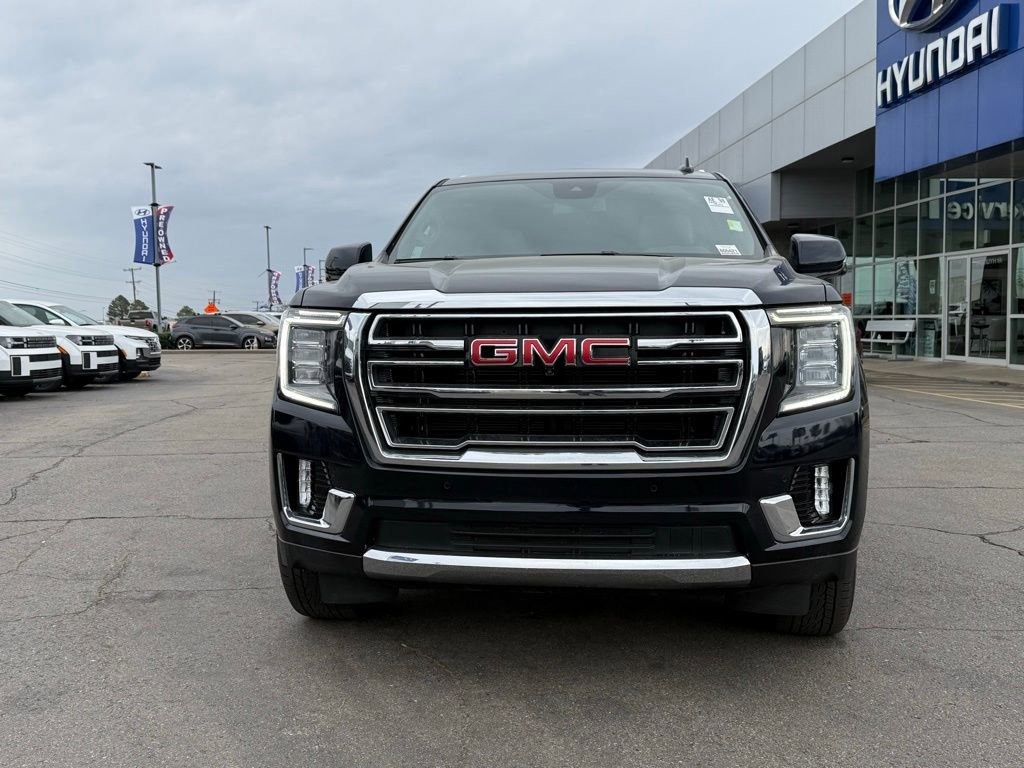 Used 2023 GMC Yukon SLT w/ SLT Premium Package image 2