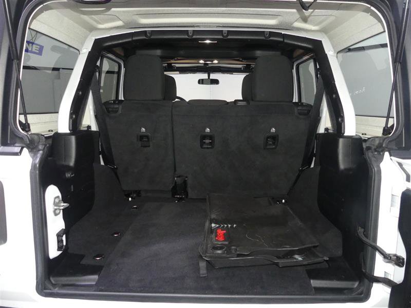 Used 2020 Jeep Wrangler Unlimited Sahara image 9