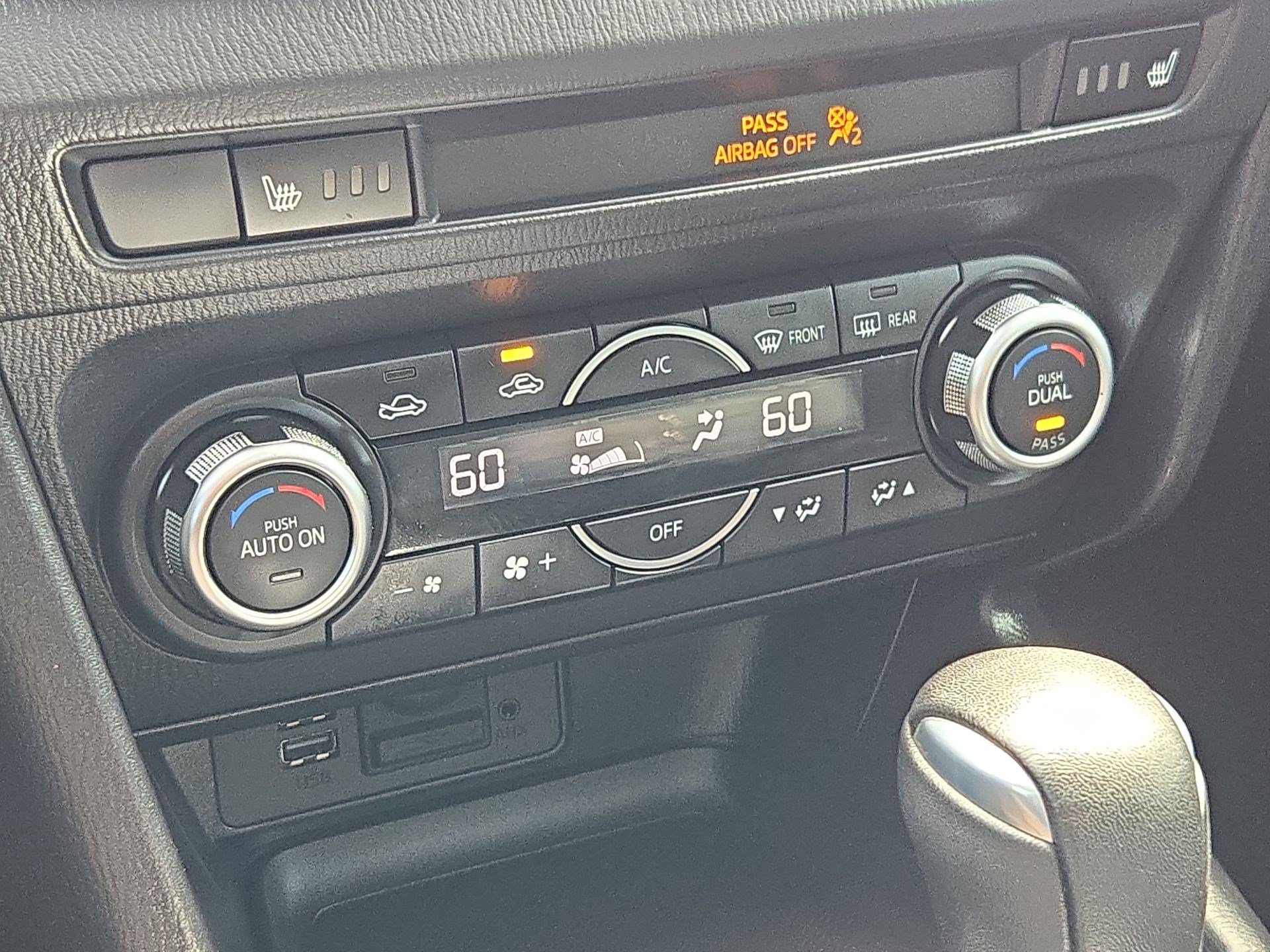 Used 2018 MAZDA MAZDA3 Grand Touring FWD image 26