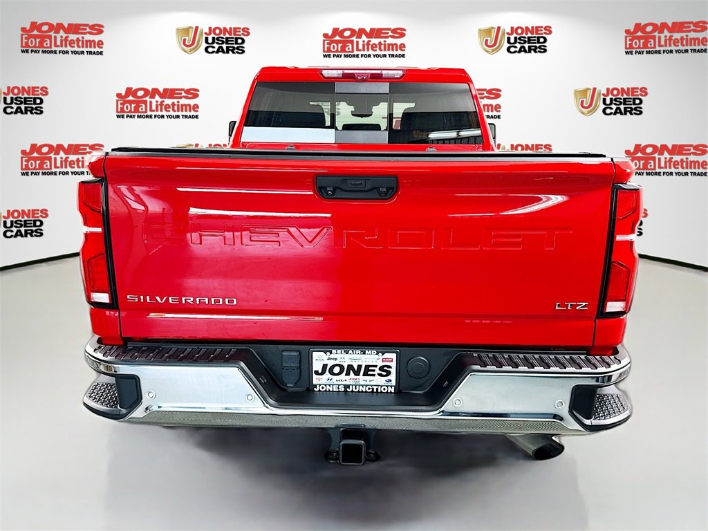 Used 2024 Chevrolet Silverado 3500 LTZ w/ LTZ Convenience Package image 16