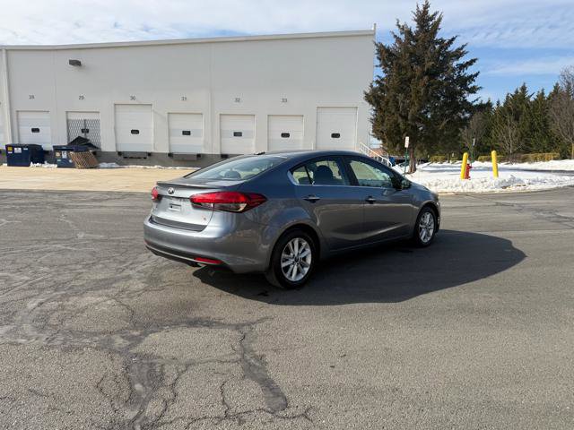 Used 2017 Kia Forte S w/ S Premium Package image 4