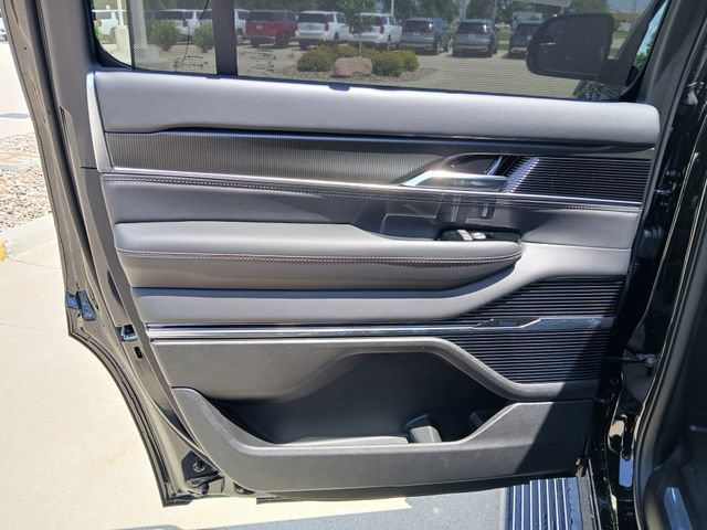 New 2026 Jeep Grand Wagoneer Summit w/ Premium Group III AWD/4WD image 15