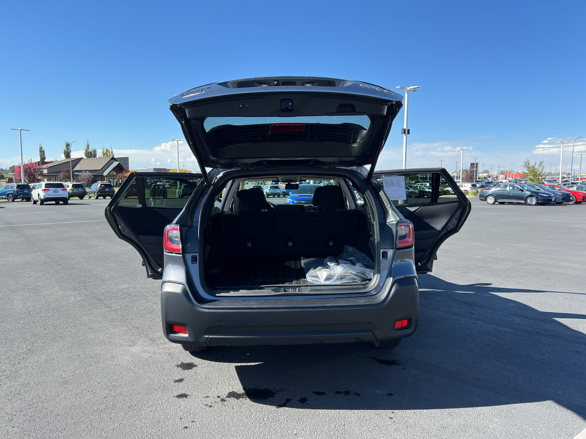 Used 2025 Subaru Outback Premium AWD/4WD image 6