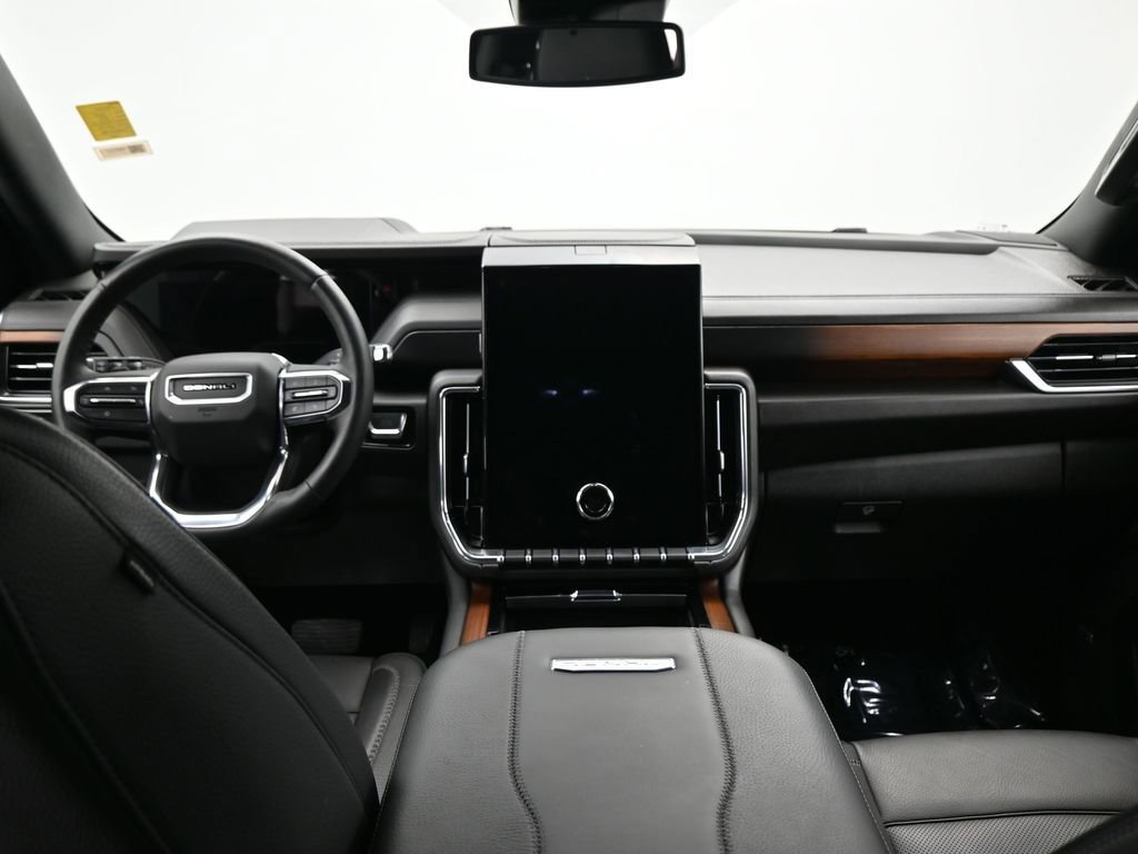 Used 2025 GMC Yukon XL Denali AWD/4WD image 9