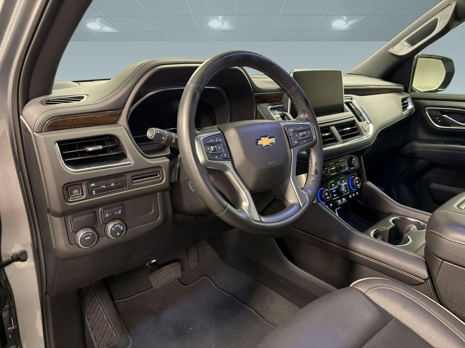 Used 2024 Chevrolet Tahoe Premier RWD image 3