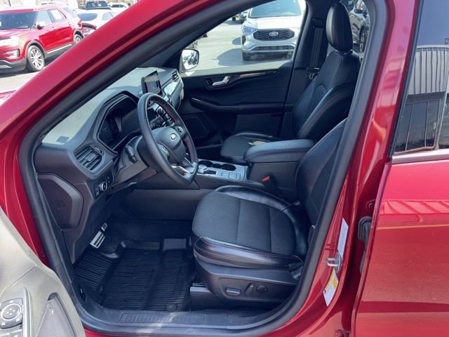 Certified 2023 Ford Escape ST-Line Select AWD/4WD image 23