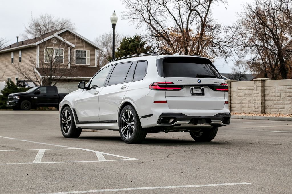 New 2026 BMW X7 xDrive40i w/ M Sport Package image 3