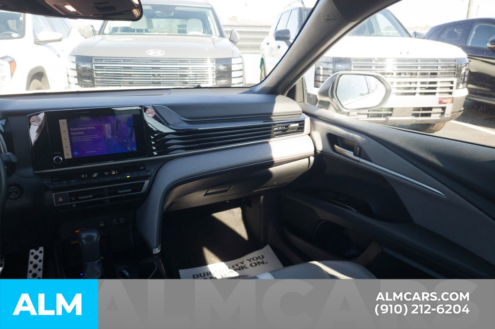 Used 2025 Toyota Camry SE image 19