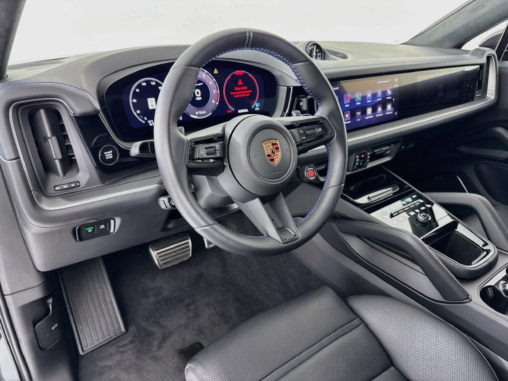 Certified 2026 Porsche Cayenne Turbo GT AWD/4WD image 4