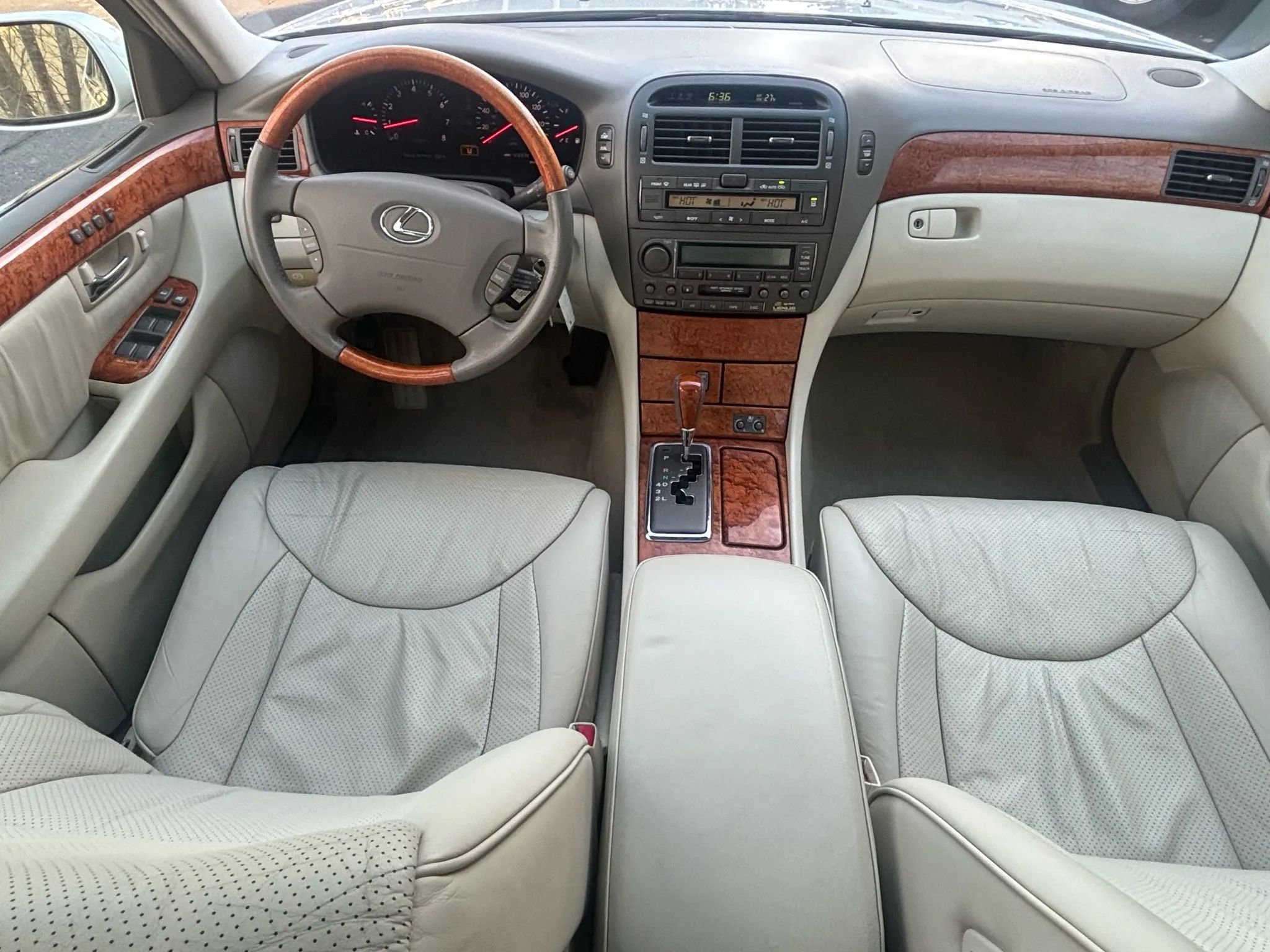 Used 2003 Lexus LS 430 RWD image 25