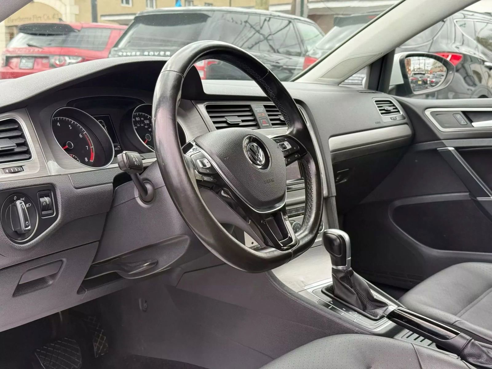 Used 2015 Volkswagen Golf S image 19