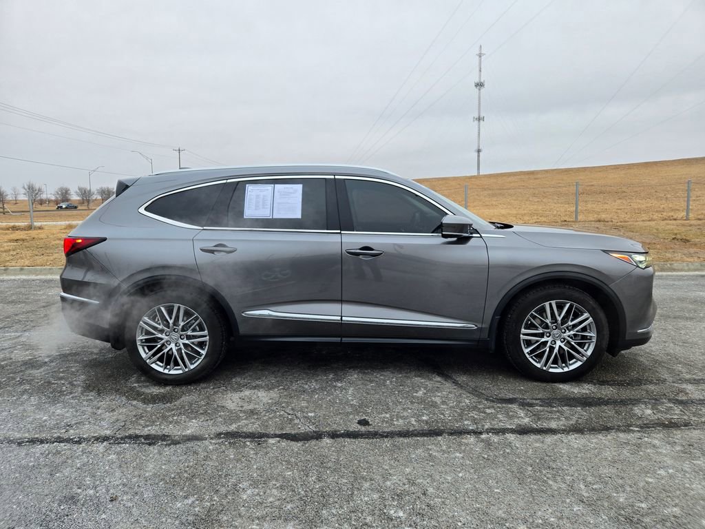 Used 2023 Acura MDX SH-AWD w/ Advance Package image 2