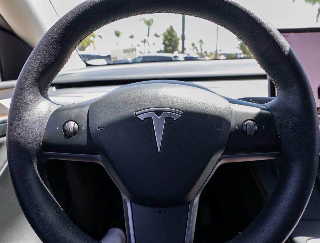 Used 2023 Tesla Model Y Long Range AWD/4WD image 25