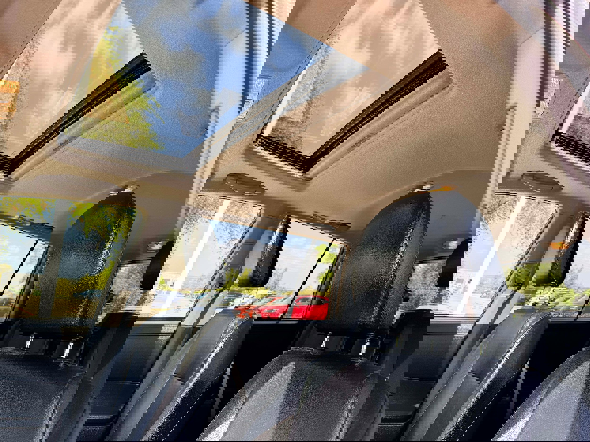 Used 2011 Toyota Highlander SE w/ Tow Pkg AWD/4WD image 11