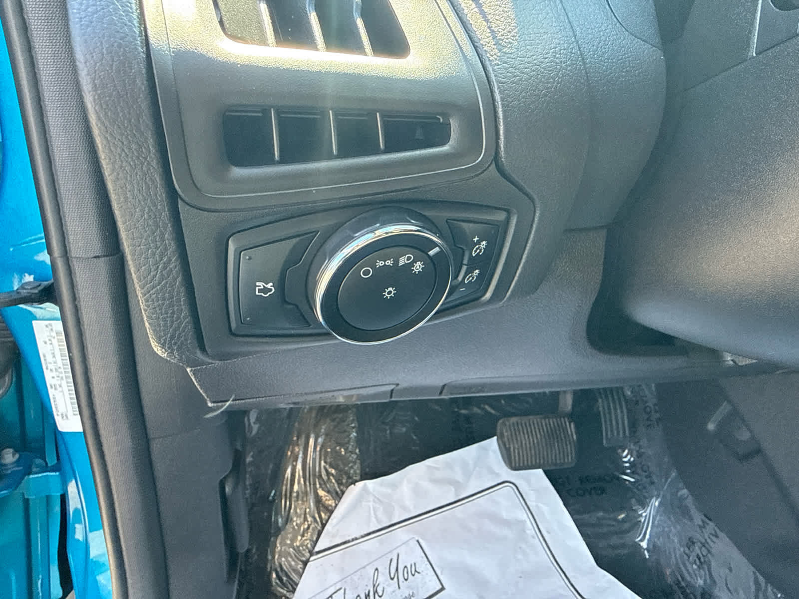 Used 2014 Ford Focus SE w/ SE Winter Package FWD image 17