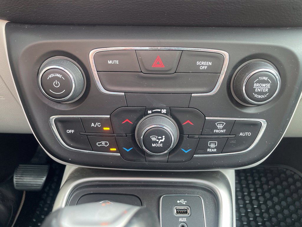 Used 2018 Jeep Compass Latitude w/ Popular Equipment Group AWD/4WD image 22