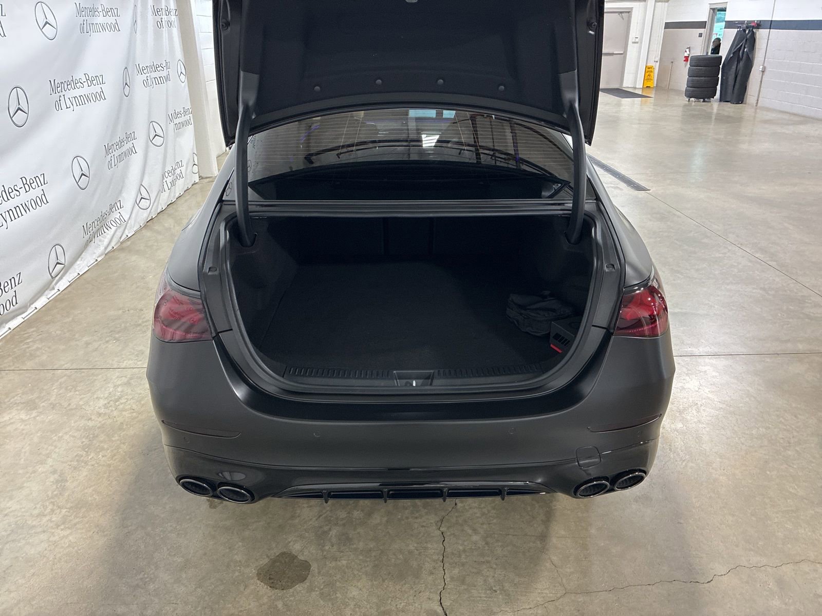 Used 2025 Mercedes-Benz E 53 AMG e 4MATIC Sedan image 5