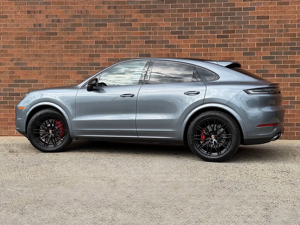 New 2026 Porsche Cayenne S image 3