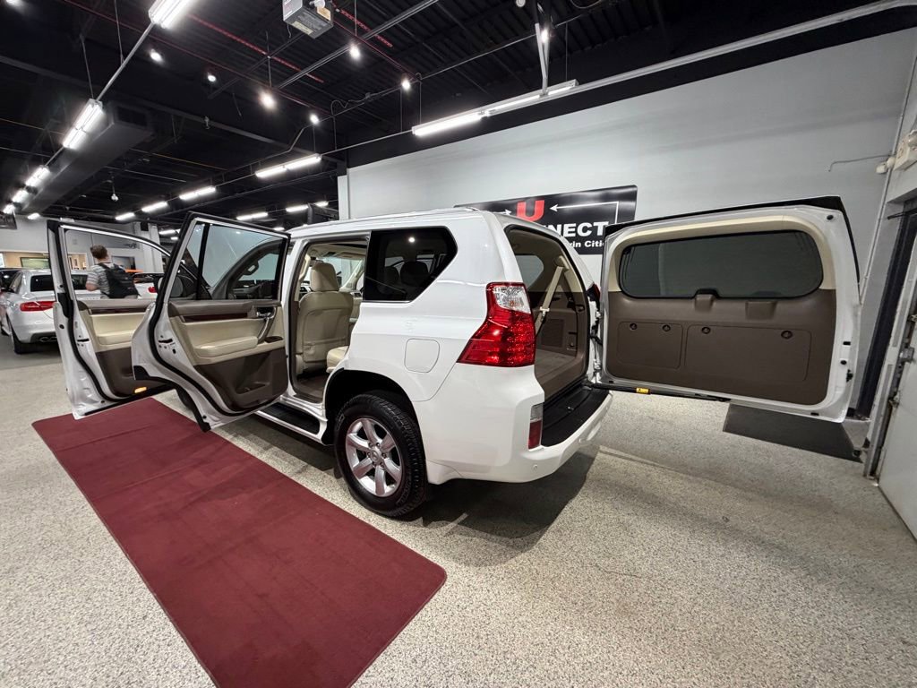 Used 2012 Lexus GX 460 w/ Comfort Plus Pkg image 70