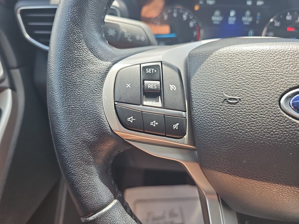 Used 2023 Ford Explorer XLT w/ Equipment Group 202A AWD/4WD image 23