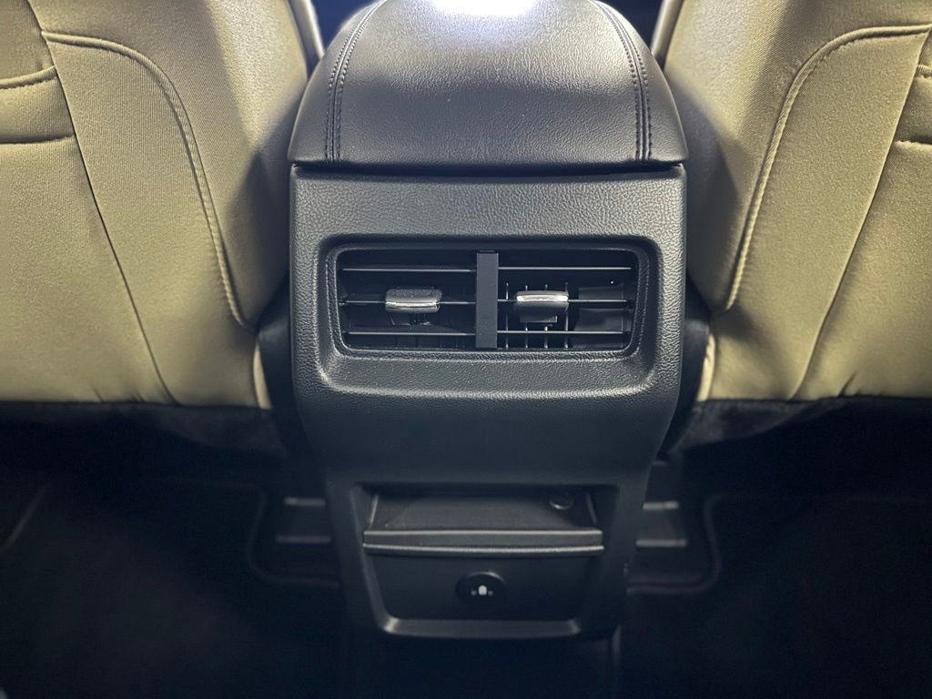 Certified 2024 Ford Edge SE image 19