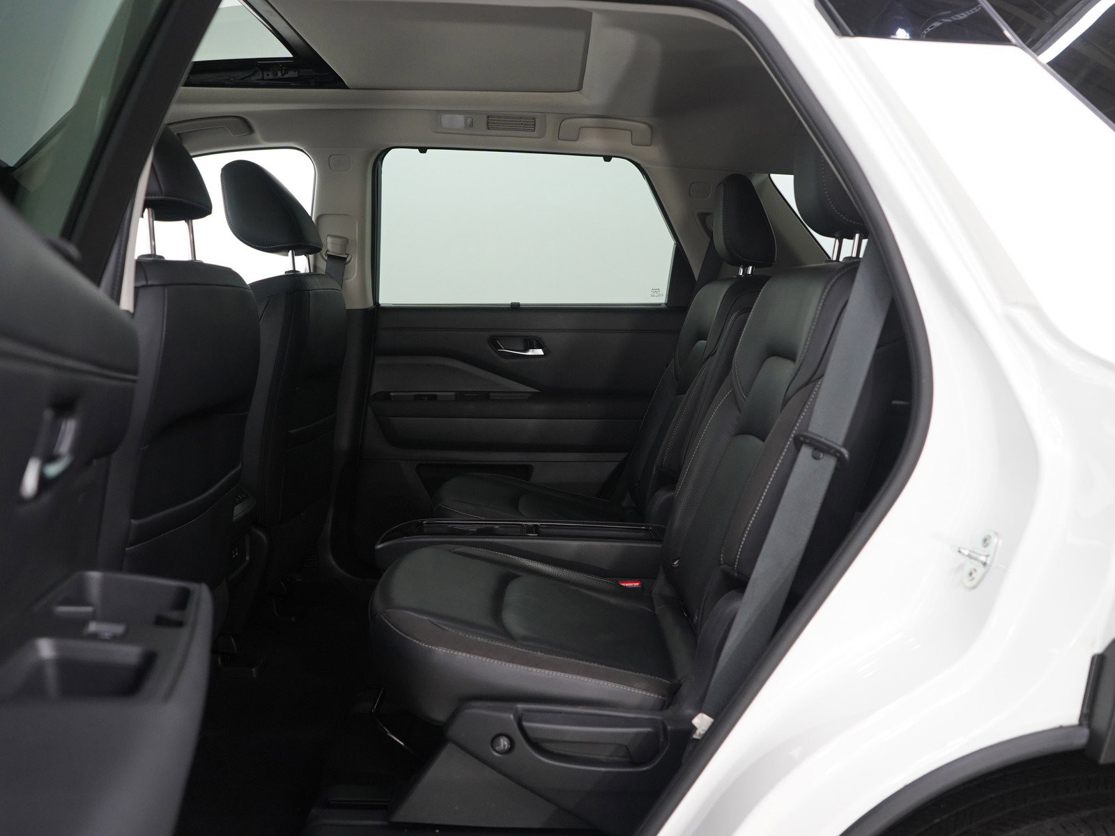 Used 2023 Nissan Pathfinder SL w/ SL Premium Package image 19