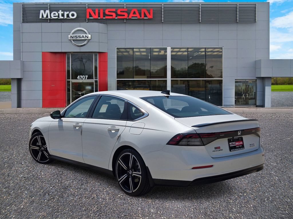 Used 2023 Honda Accord Sport image 4