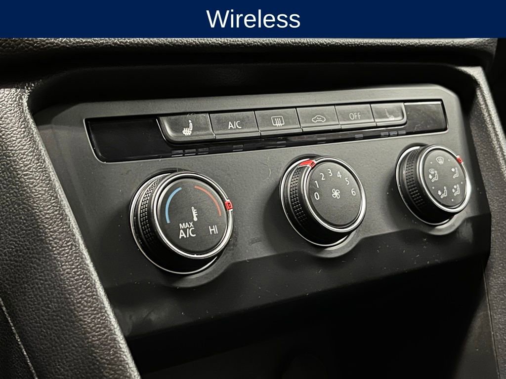 Used 2022 Volkswagen Taos SE w/ Panoramic Sunroof Package image 11