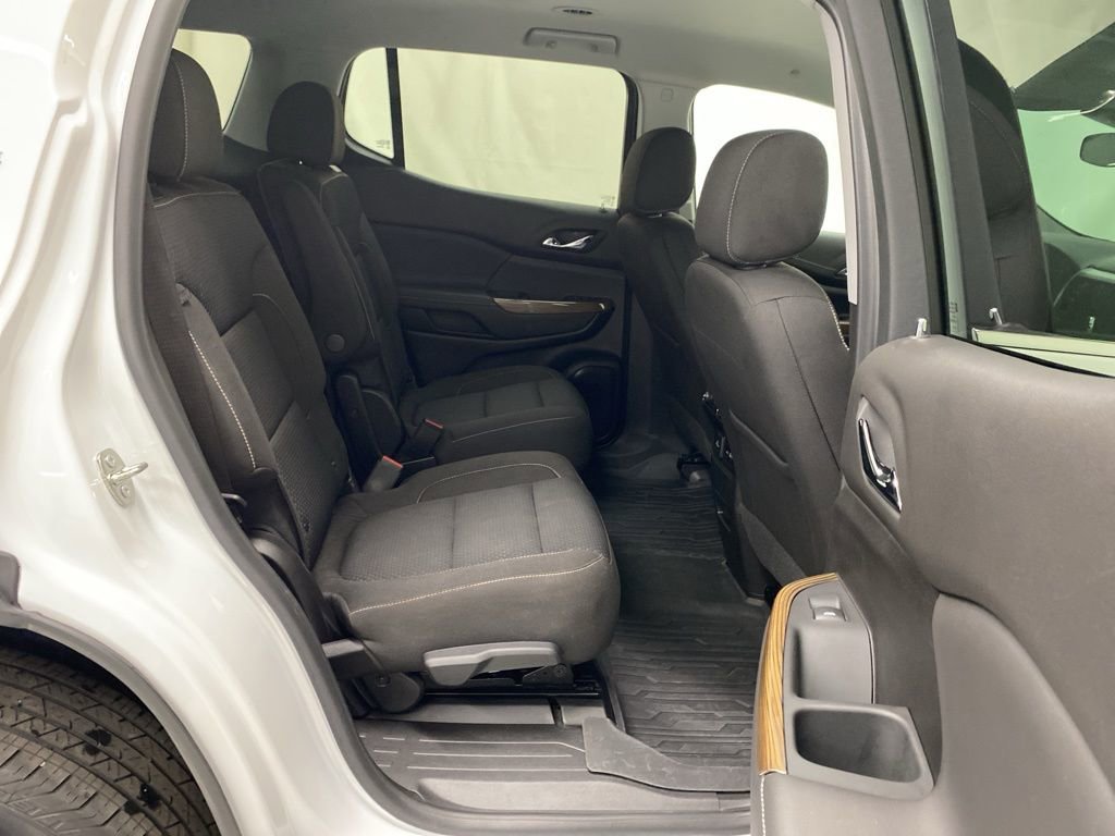 Certified 2023 GMC Acadia SLE w/ Driver Convenience Package image 17