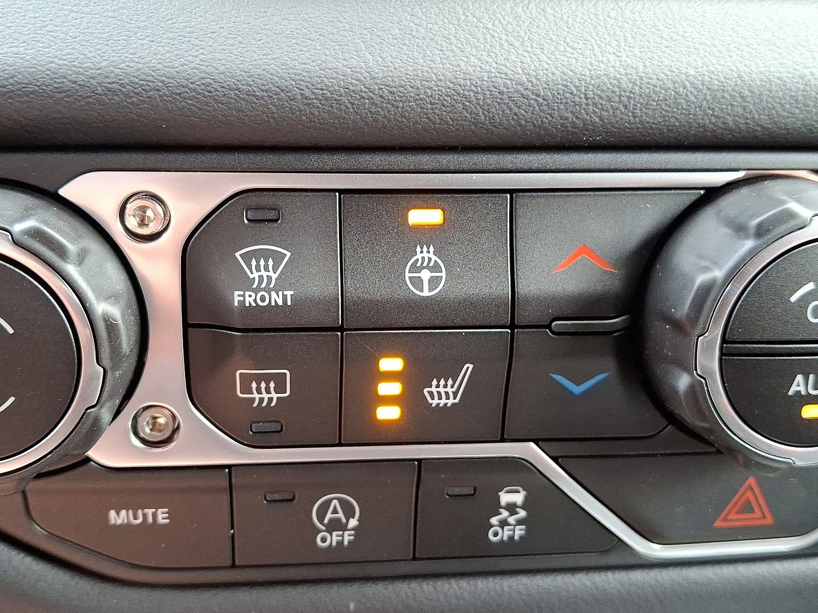 New 2025 Jeep Wrangler Sahara image 14