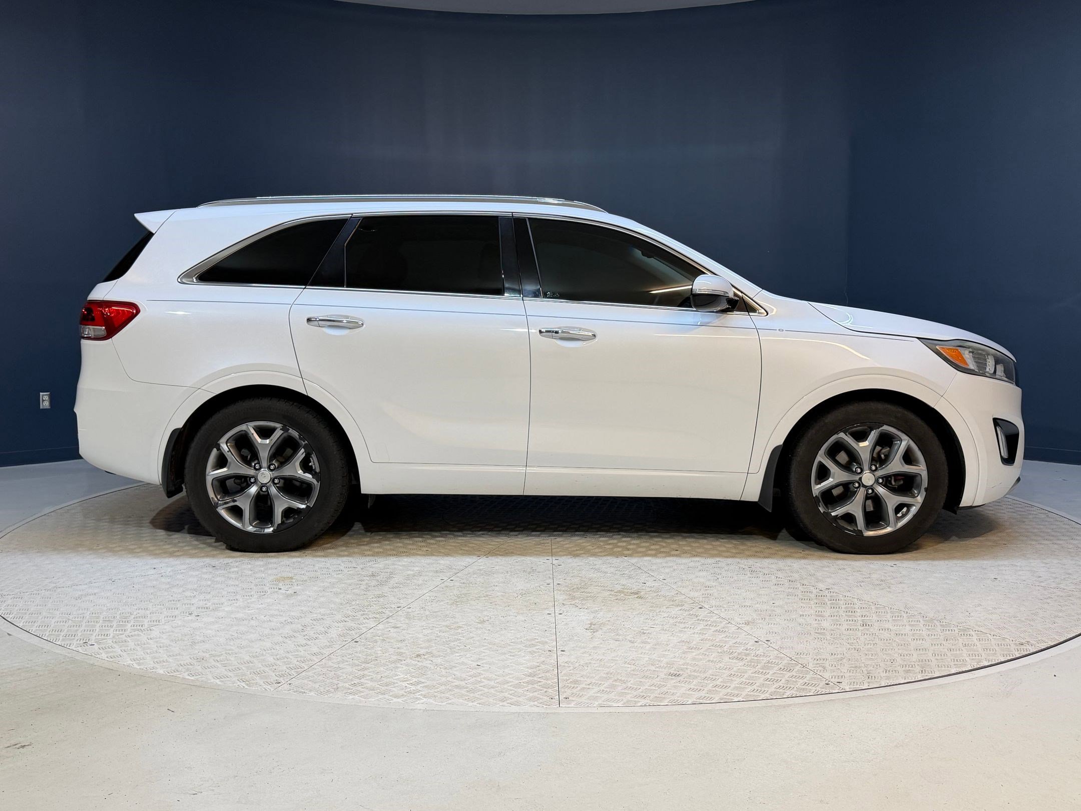 Used 2017 Kia Sorento SX FWD image 8