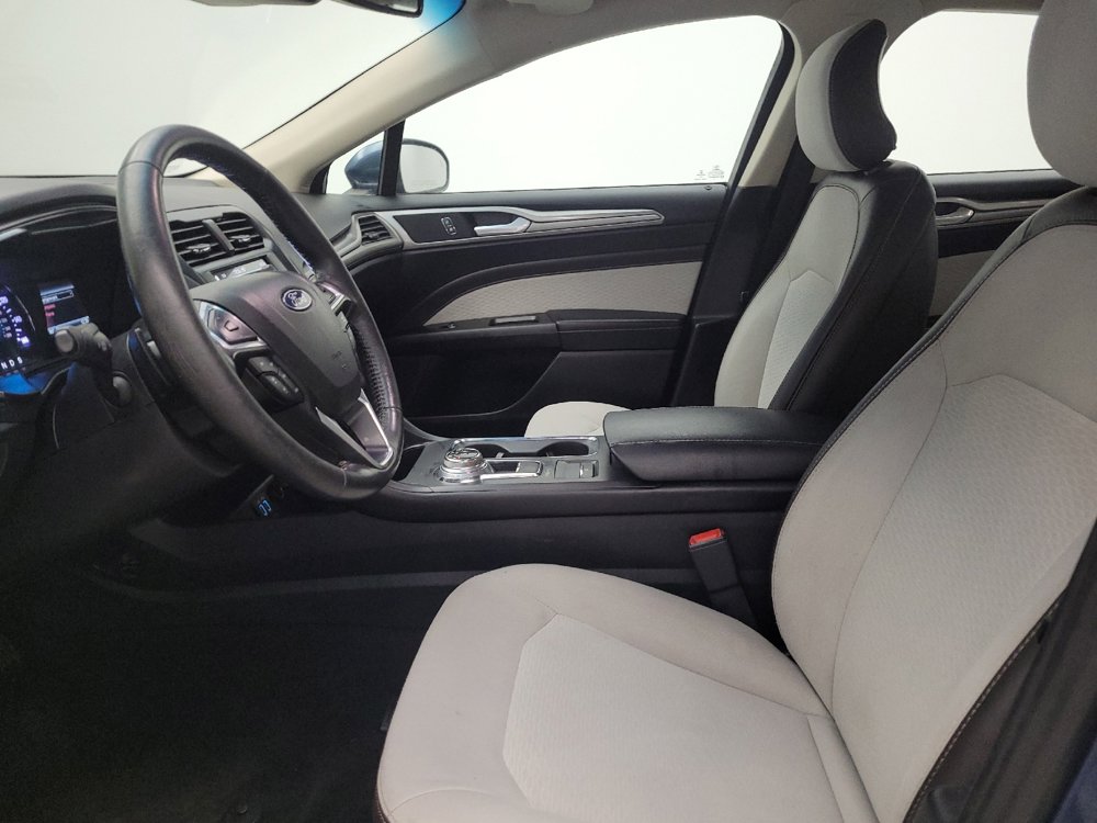 Used 2019 Ford Fusion SE w/ Equipment Group 151A FWD image 17