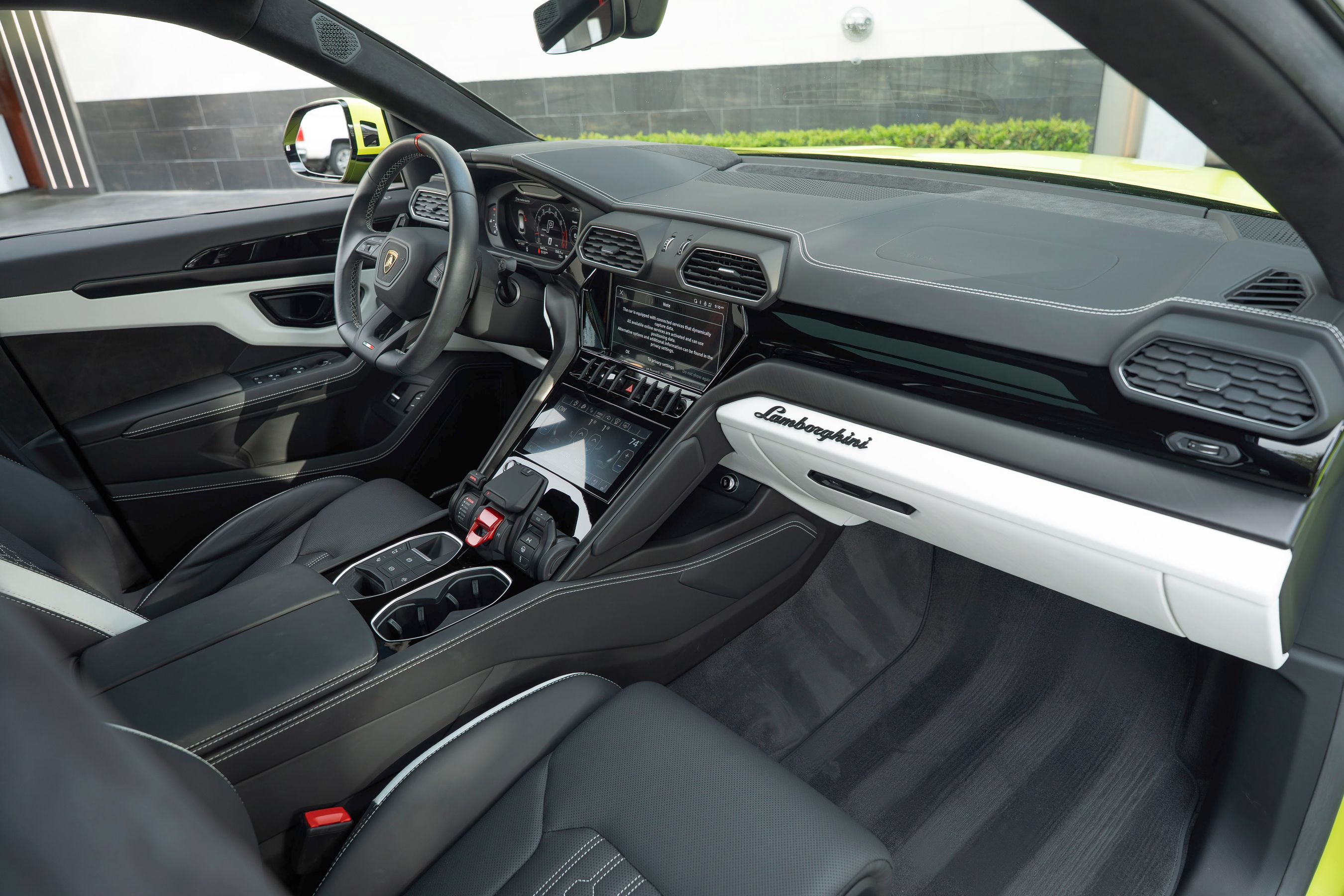 Used 2023 Lamborghini Urus S AWD/4WD image 2