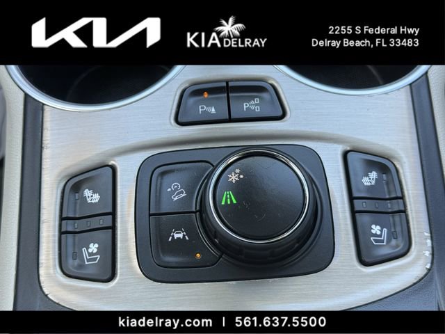 Used 2020 GMC Terrain Denali w/ Denali Premium Package FWD image 24