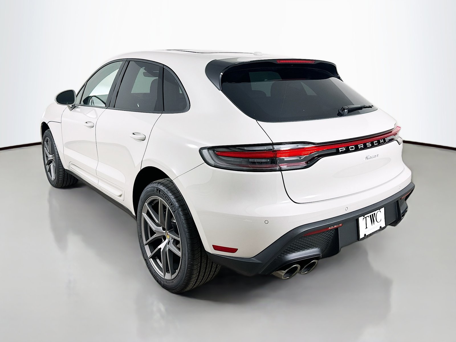New 2026 Porsche Macan AWD/4WD image 7