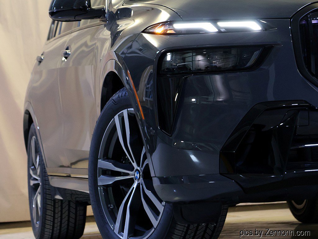 Used 2026 BMW X7 xDrive40i w/ M Sport Package image 4