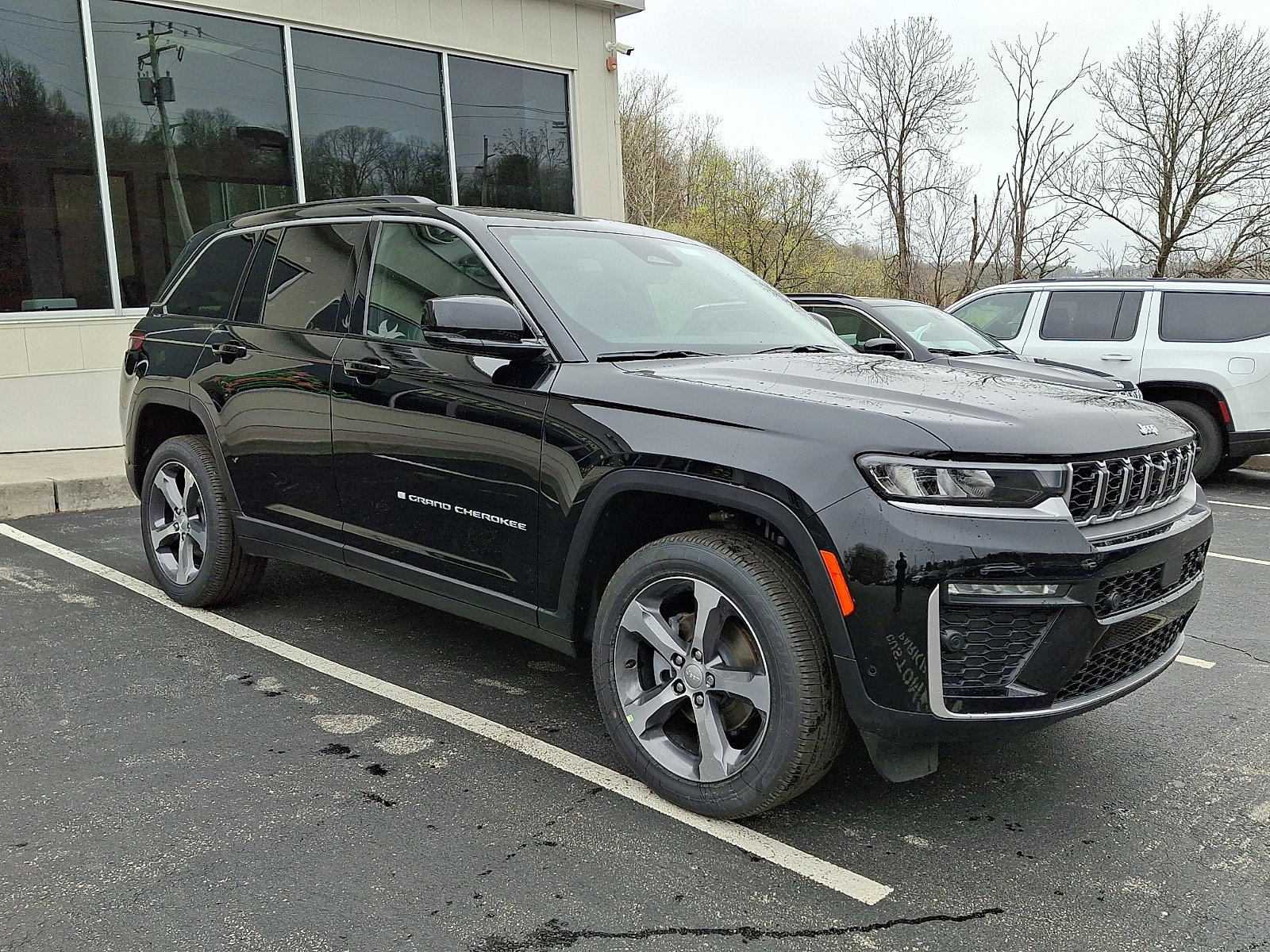 New 2026 Jeep Grand Cherokee Limited w/ Luxury Tech Group II image 2