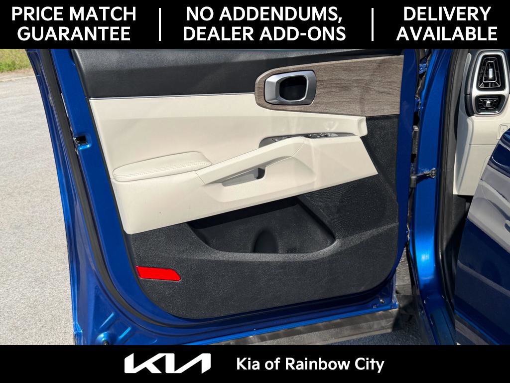 Used 2022 Kia Sorento EX w/ Panoramic Sunroof Package FWD image 13