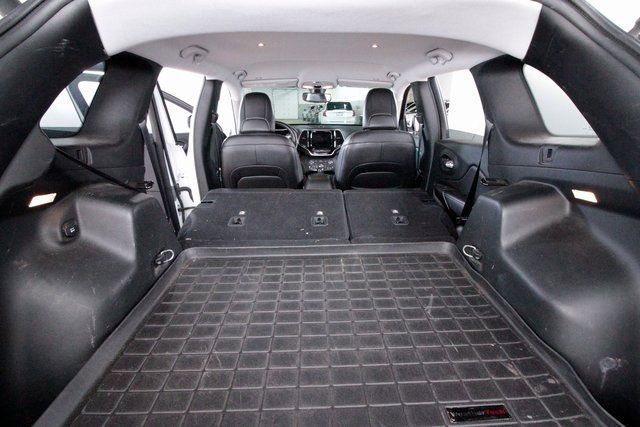 Used 2019 Jeep Cherokee Limited w/ Trailer Tow Group image 29