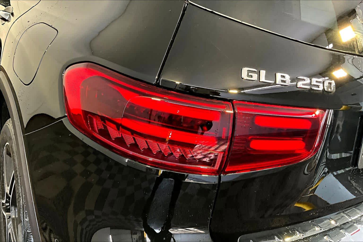 New 2026 Mercedes-Benz GLB 250 4MATIC image 5